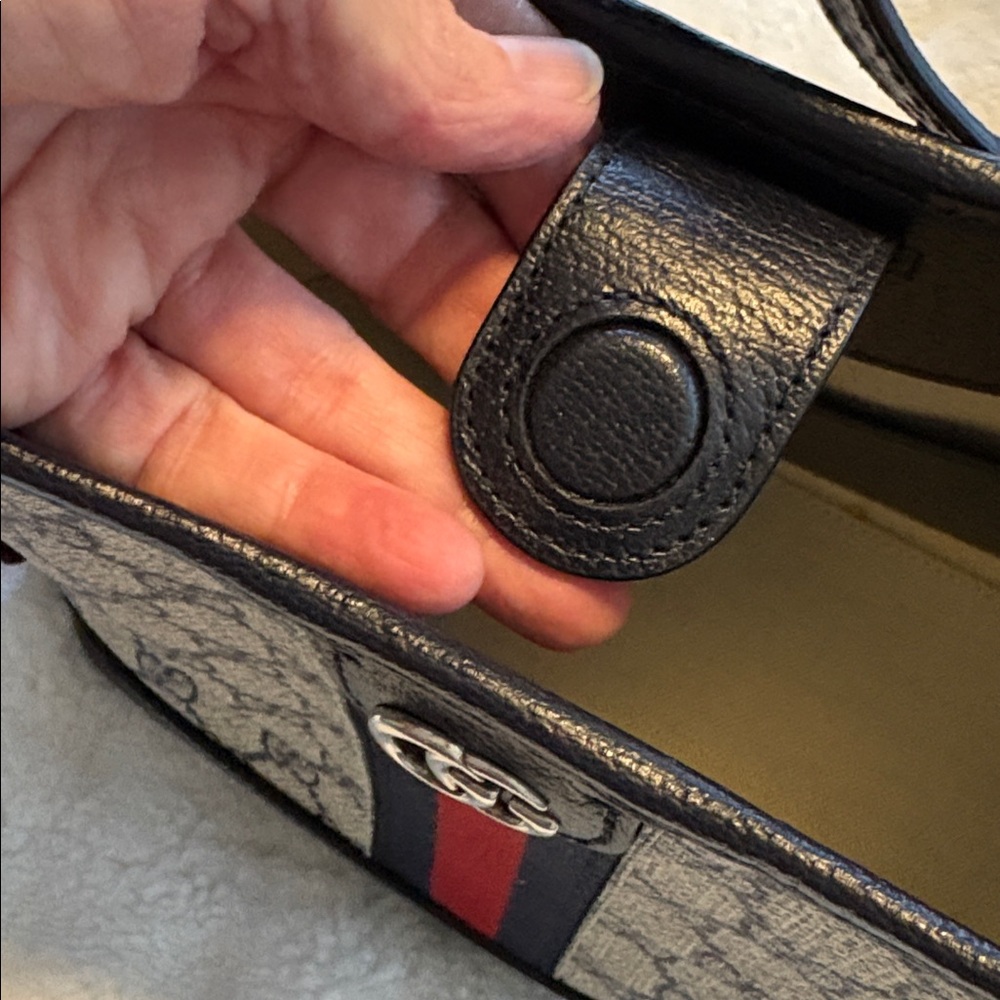 Gucci authentic shoulder bag LIKE NEW ! condition - Picture 8 of 12